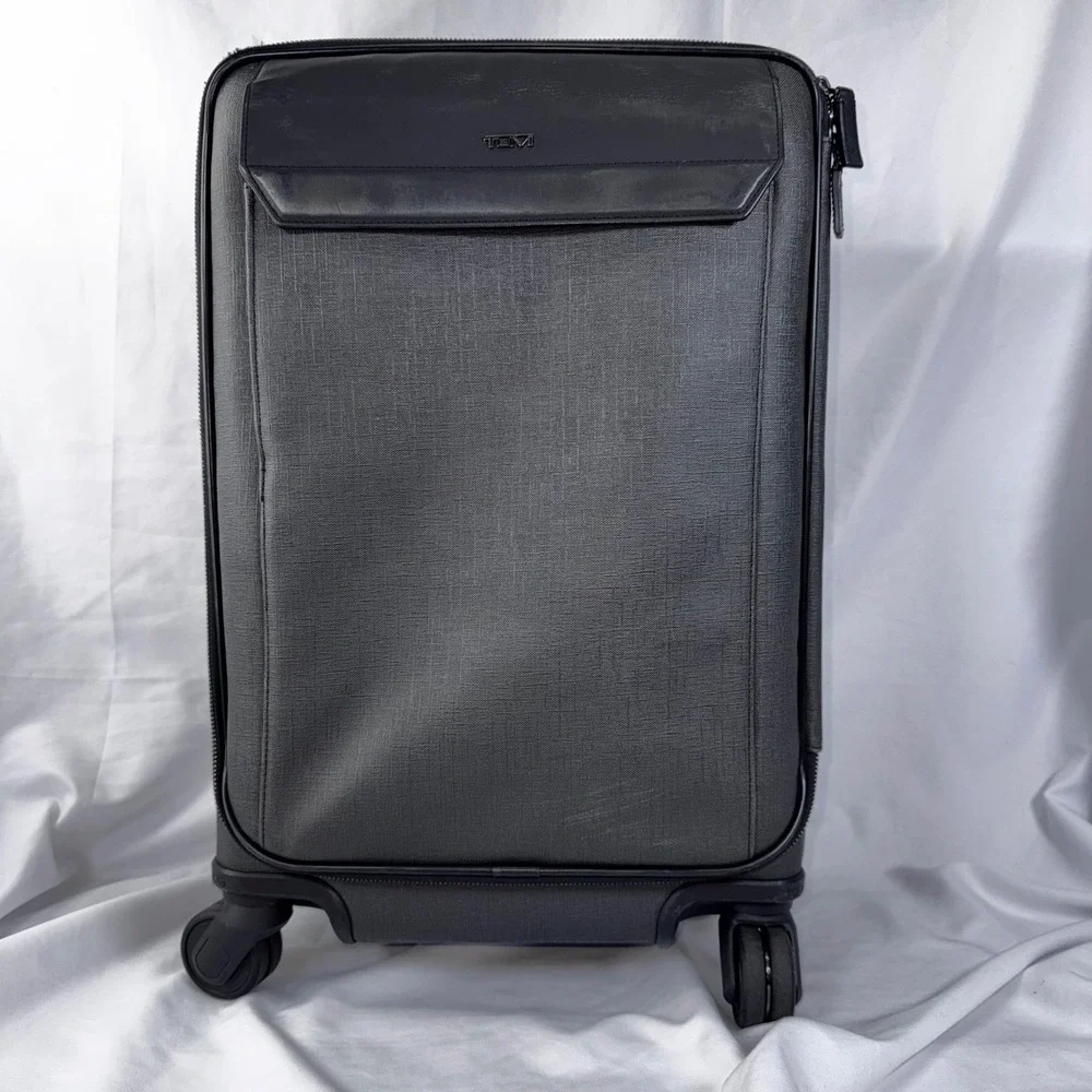 Tumi International 21